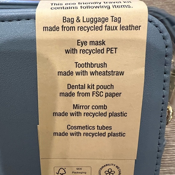 Brand New China Airline X MOSCHINO Amenity Kit - Picture 3 of 3